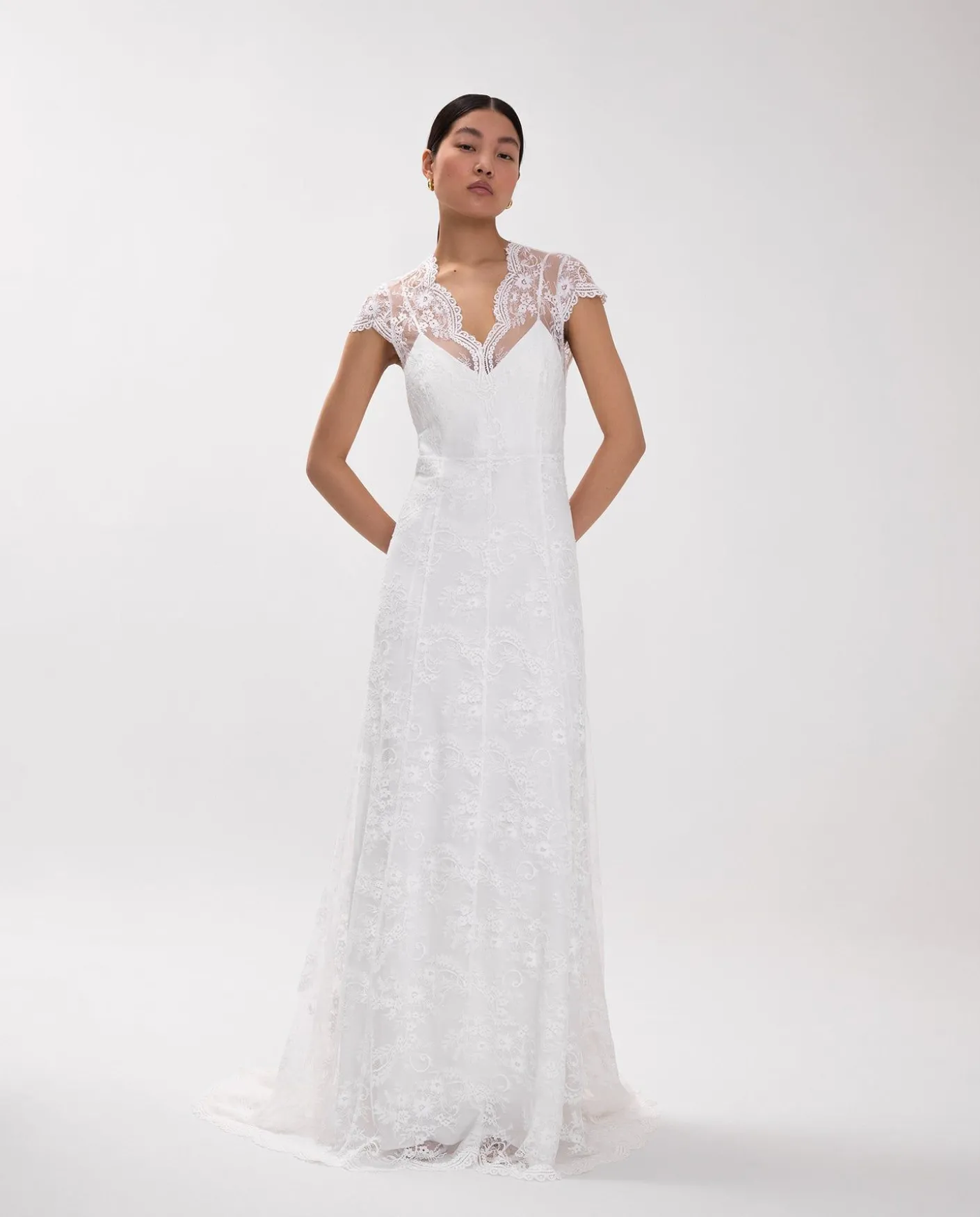 Wedding Edit|IVY OAK Daniela Lily Bridal Lace Dress